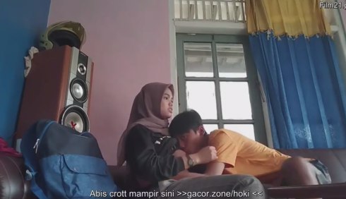 Mahasiswi Bocil Di Gilir Desah Lirih Manja